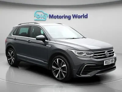 Second-hand VW Tiguan R-line 150 CP (110 kW) 2023 Gri SUV