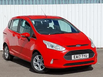 Used Ford B-MAX Zetec 105 HP (77 kW) 2017 Red MPV