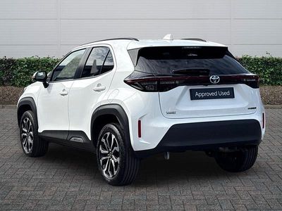 Used Toyota Yaris Hybrid Design 2023 White Hatchback