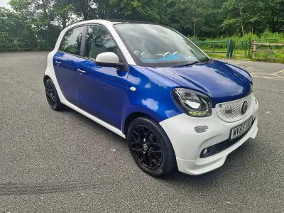 Used Smart ForFour Premium 71 HP (52 kW) 2015 Blue Hatchback