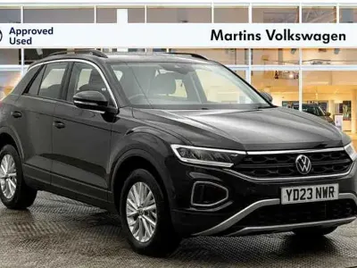 Usado VW T-Roc Life 150 HP (110 kW) 2023 Preto SUV
