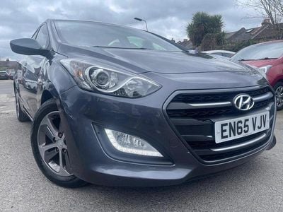 Used Hyundai i30 SE 120 HP (88 kW) 2015 Grey Hatchback