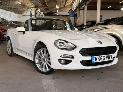 Used Fiat 124 Spider Lusso Plus 140 HP (102 kW) 2016 White Cabriolet