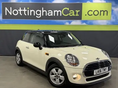 Used Mini Cooper Hatch 136 HP (100 kW) 2016 White Hatchback