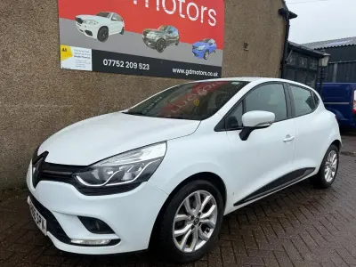 Used Renault Clio Dynamique 75 HP (55 kW) 2016 White Hatchback