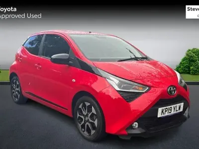 Used Toyota Aygo Trend 72 HP (52 kW) 2019 Red Hatchback