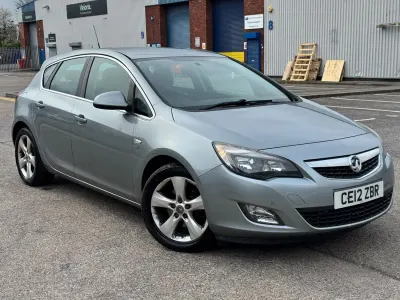 Używany Vauxhall Astra SRi 2012 Srebrny Hatchback