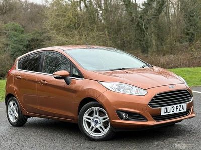 Used Ford Fiesta Zetec 100 HP (73 kW) 2013 Yellow Hatchback