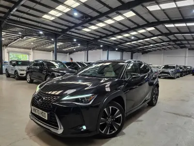 Usado Lexus UX 184 HP (135 kW) 2020 Preto SUV
