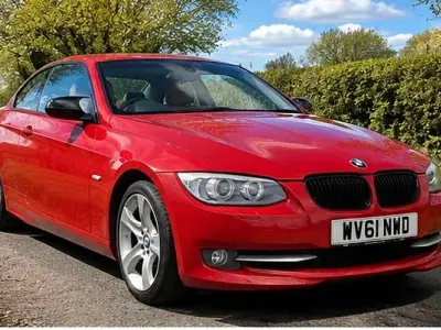 Begagnad BMW 320 Cabriolet 184 HK (135 kW) 2012 Röd Cab