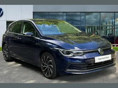 Used VW Golf VIII Style 147 HP (108 kW) 2020 Blue Hatchback
