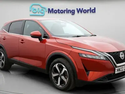 Used Nissan Qashqai N-Connecta 140 HP (102 kW) 2022 Red SUV