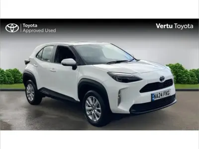 Usado Toyota Yaris Cross 113 HP (83 kW) 2024 Branco SUV