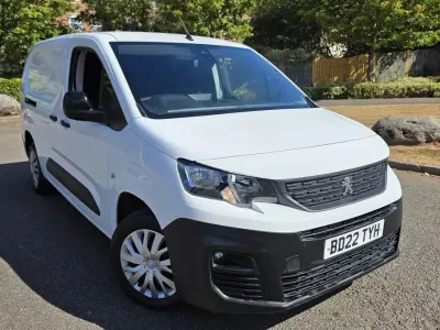 Used Peugeot Partner Premium 131 HP (96 kW) 2022 White MPV