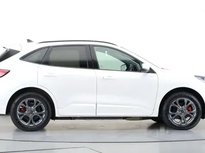 Used Ford Kuga ST-Line 225 HP (165 kW) 2022 White SUV