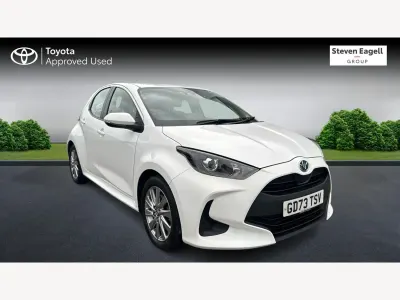 Używany Toyota Yaris Hybrid 114 KM (83 kW) 2024 Biały Hatchback