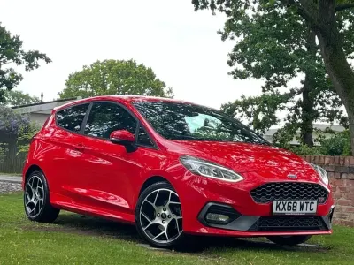 Käytetty Ford Fiesta ST 200 HP (147 kW) 2019 Punainen Viistoperä