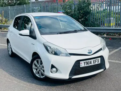 Used Toyota Yaris Plus 100 HP (73 kW) 2014 White Hatchback