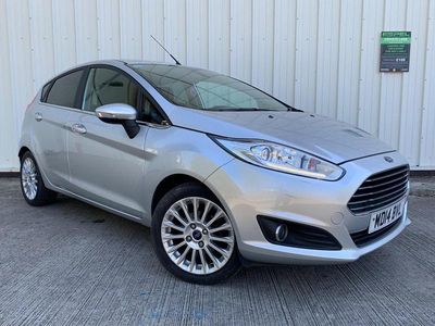 Usado Ford Fiesta Titanium 2014 Prateado Citadino