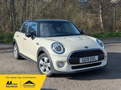 Używany Mini Cooper Classic 136 KM (100 kW) 2019 Biały Hatchback
