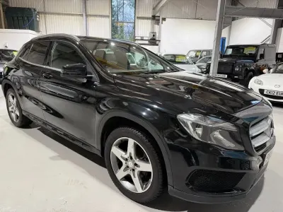 Usado Mercedes GLA200 AMG line 136 HP (100 kW) 2015 Preto SUV
