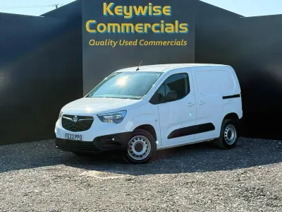 Used Vauxhall Combo 130 HP (95 kW) 2022 White MPV