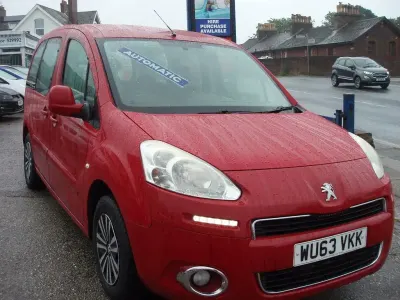 Used Peugeot TePee S 92 HP (67 kW) 2013 Red MPV