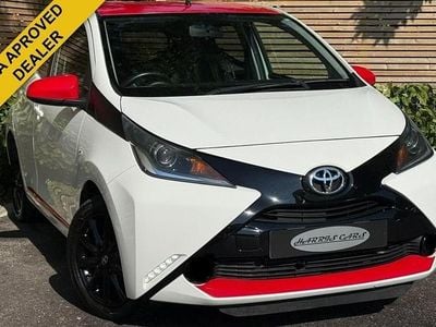 Used Toyota Aygo X-play 68 HP (50 kW) 2016 White Hatchback