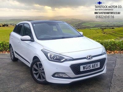 Used Hyundai i20 Premium SE 84 HP (61 kW) 2015 White Hatchback