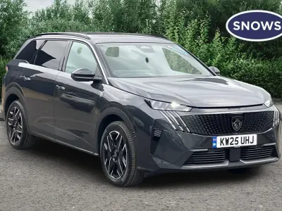 Usado Peugeot 5008 GT 136 HP (100 kW) 2025 Cinzento SUV