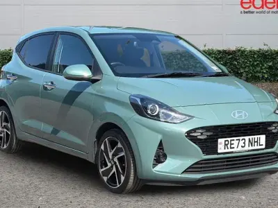 Used Hyundai i10 Premium 67 HP (49 kW) 2023 Green Hatchback