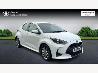 Used Toyota Yaris Hybrid 114 HP (83 kW) 2024 White Hatchback