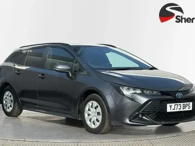 Używany Toyota Corolla 140 KM (102 kW) 2024 Szary Van