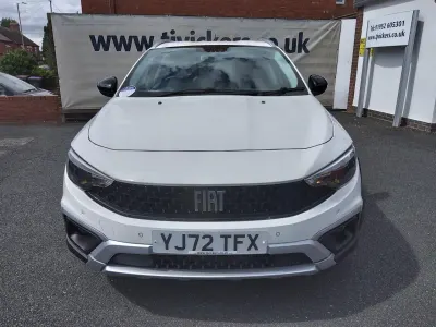 Used Fiat Tipo Cross 100 HP (73 kW) 2023 White Hatchback