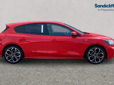 Second-hand Ford Focus ST-Line X 155 CP (114 kW) 2021 Roșu Hatchback