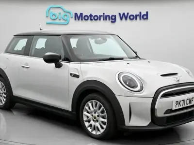 Used Mini Cooper Level 1 135 kW (184 HP) 2023 Hatchback