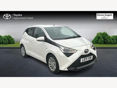 Used Toyota Aygo X-play 2022 White Hatchback