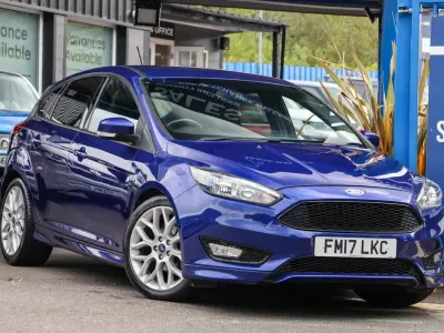 Used Ford Focus ST-Line 125 HP (91 kW) 2017 Blue Hatchback