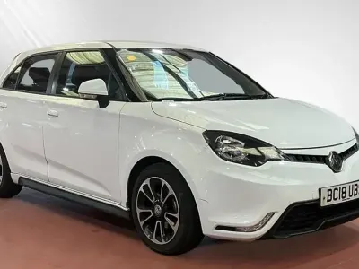 Used MG MG3 106 HP (77 kW) 2018 White Hatchback