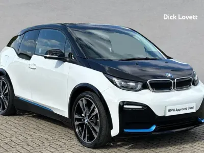 Begagnad BMW i3 Comfort Edition 133 kW (181 HK) 2022 Vit Halvkombi
