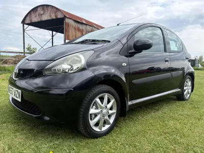 Gebraucht Toyota Aygo 67 PS (49 kW) 2007 Schwarz Kleinwagen