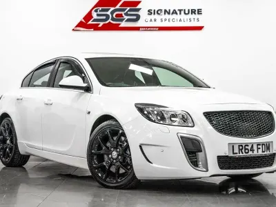 Used Vauxhall Insignia 325 HP (239 kW) 2014 White Hatchback