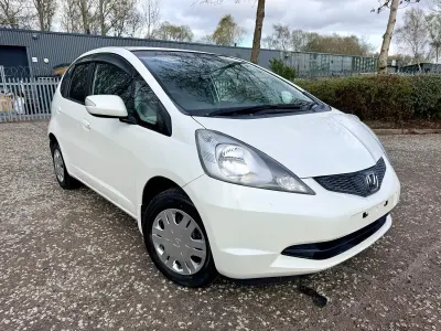 Begagnad Honda Jazz 120 HK (88 kW) 2009 Silver Halvkombi