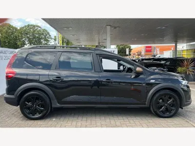 Used Dacia Jogger Extreme 141 HP (103 kW) 2024 Black MPV