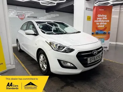Second-hand Hyundai i30 SE 110 CP (80 kW) 2016 Alb Hatchback