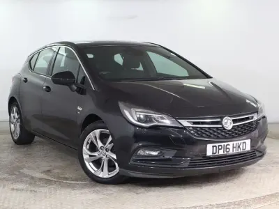 Used Vauxhall Astra SRi 105 HP (77 kW) 2016 Black Hatchback