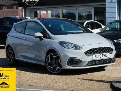 Używany Ford Fiesta ST 198 KM (145 kW) 2019 Srebrny Hatchback