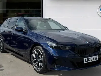 Used BMW 550e M Sport 482 HP (354 kW) 2026 Blue Estate