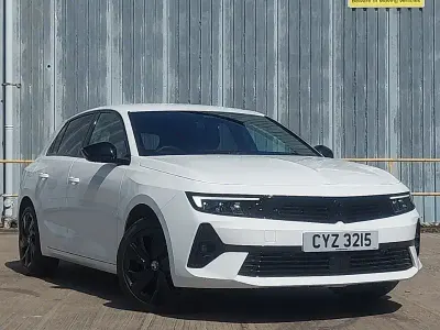 Used Vauxhall Astra 130 HP (95 kW) 2023 White Hatchback