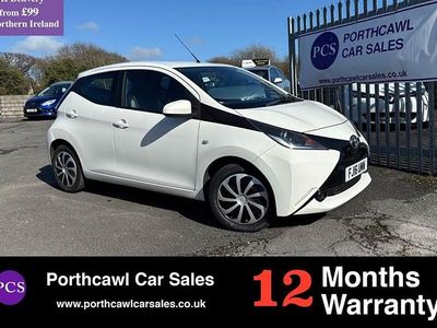 Used Toyota Aygo X-play 68 HP (50 kW) 2016 White Hatchback